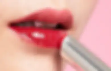 Enggak Merusak Bibir, Ini 3 Lip Balm Berwarna Terbaru yang Layak Dibeli!