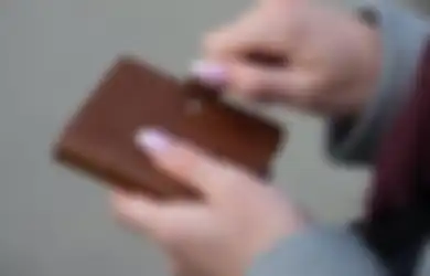 Temukan Dompet Ayahnya yang Sudah Meninggal, Wanita Ini Terkejut Dapatkan Hal Ini, Hidupnya Berubah Seketika