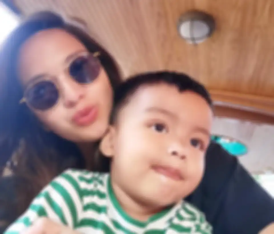 Nia Ramadhani dan anak bungsunya, Magika Zaladrie Bakrie.