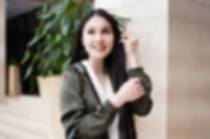 Hamil 9 bulan, lihat tampilan Sandra Dewi dengan mini dress yang curi perhatian!