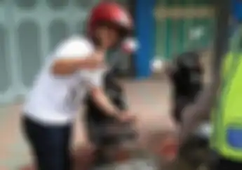 Bikin Ngakak! Plat Nomor Dijadikan Iklan Berjalan Sang Pemilik, Kena Razia Bukannya Sedih Eh Malah Bahagia