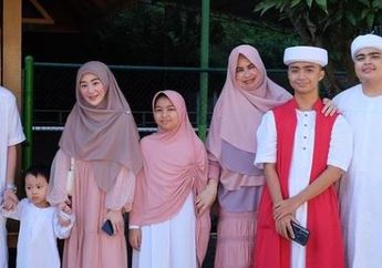 Anaknya Sudah Sah Menikah, Umi Yuni Nasihati Ameer Azzikra dan Nadzira Shafa Agar Bijak Menggunakan Media Sosial 