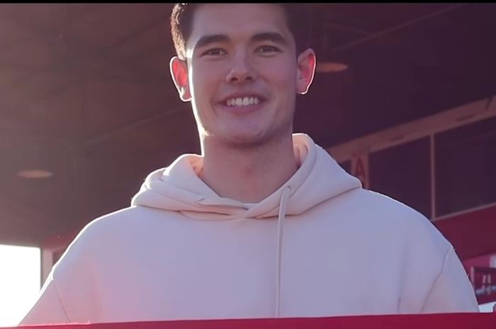 Pemain timnas Indonesia, Elkan Baggott resmi berseragam Cheltenham Town di sisa musim 2022/2023.