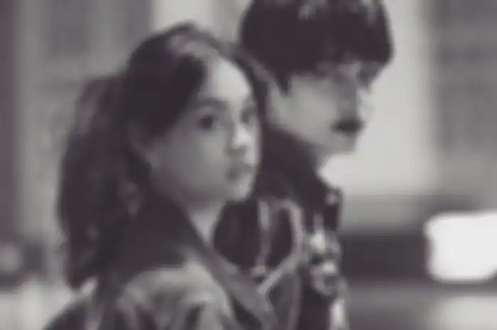 Gege Elisa Unggah Foto Editan dengan V 'BTS'