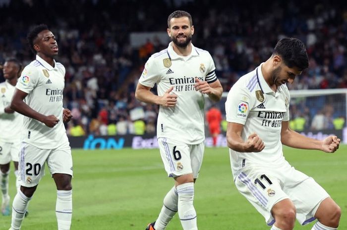 Real Madrid didoakan buruk gelandang Barcelona saat berlaga di semifinal Liga Champions 2022-2023 leg kedua melawan Manchester City.