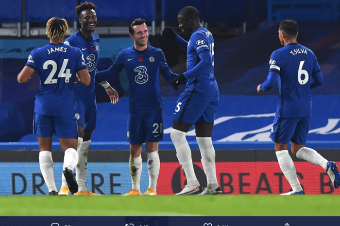 Para pemain Chelsea merayakan gol kedua yang dicetak oleh Ben Chilwell ke gawang Sheffield United dalam laga Liga Inggris di Stadion Stamford Bridge, Sabtu (7/11/2020).