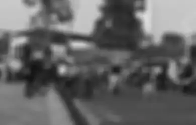 Mentang-mentang PSBB Dilonggarkan, Orang-orang Langsung Gerudukan Olahraga ke GBK, Antrean Sampai Mengular, Netizen: Norak!