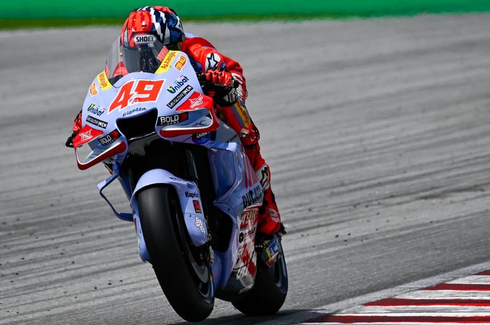 Pembalap muda milik tim Gresini Racing, Fabio Di Giannantonio pada sesi Tes Pramusim MotoGP Sepang 2023 di Sirkuit Sepang, Malaysia pada 10-12 Februari 2023