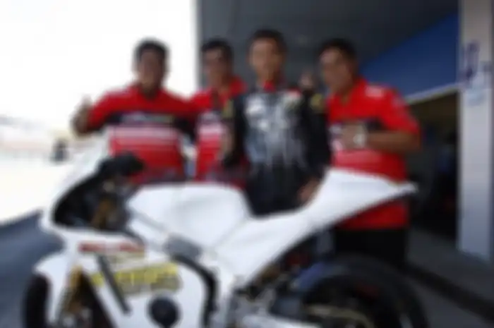 Laga pertama Dimas Ekky Pratama di Eropa, pada CEV Moto2 di Jerez, Spanyol tahun 2014