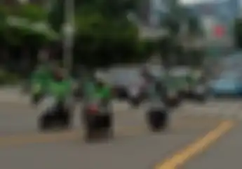 Lebih Murah Mana ke Kantor Naik Motor Matic Atau Transportasi Umum? Begini Hasilnya