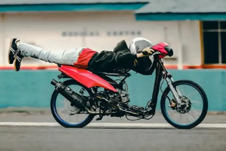 Gaya Balap Superman Dilarang di Malaysia, Melanggar Kena Denda Sampai Rp 50 Jutaan