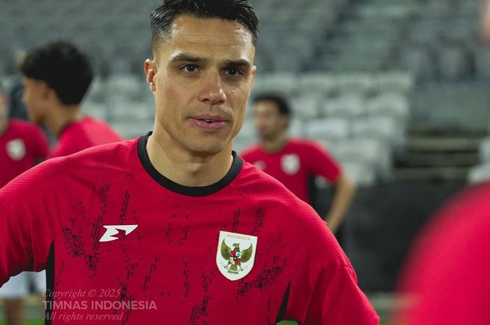 Pemain Timnas Indonesia Joey Pelupessy saat menjalani latihan dengan skuad Garuda di Australia.