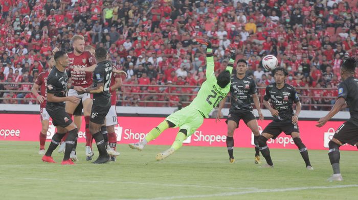 Laga Bali United vs Madura United di pekan ketiga Shopee Liga 1 2020 di Stadion Kapten I Wayan Dipta pada Minggu (15/3/2020).