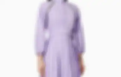 5 Model Dress Warna Very Peri yang Bisa Hijabers Pakai saat Lebaran!
