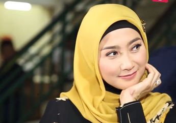 Masih Betah Hidup Menjanda Usai Putus dari Irwan Mussry dan Ditinggal sang Putri di Pesantren, Desy Ratnasari Beberkan Alasan Dirinya Kerap Menangis Merintih di Tengah Malam!
