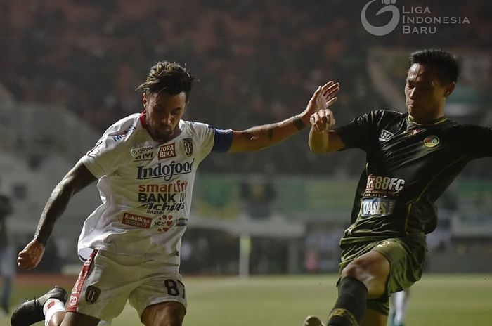 Stefano Lilipaly tampil sebagai kapten Bali United saat menghadapi tuan rumah Tira Persikabo di Stadion Pakansari, Kabupaten Bogor, Kamis (15/8/2019).