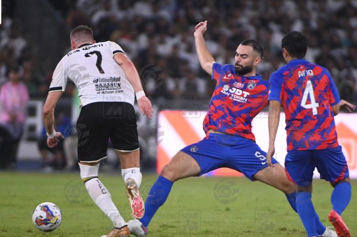 Bek Timnas Indonesia, Jordi Amat, di Johor Darul Ta'zim kedatangan teman sekampung asal Spanyol.