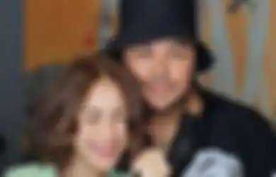 Blak-blakan Ngaku Pernah Ciuman Bibir dengan Ayu Ting Ting, Ivan Gunawan Justru Tolak Mentah-mentah Cinta Sang Biduan Karena Hal Ini: Ada Sesuatu...