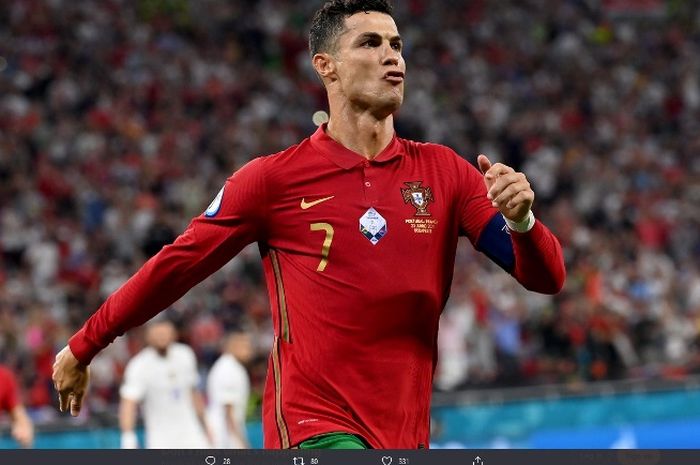 Megabintang timnas Portugal, Cristiano Ronaldo, dalam laga kontra Prancis pada penyisihan grup EURO 2020.