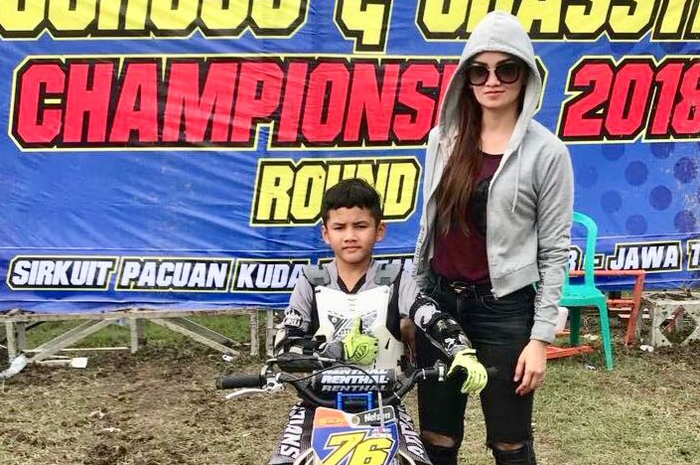 Dukungan mamah kepada anak tercinta