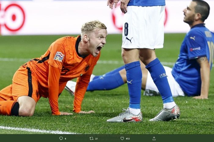 Gelandang timnas Belanda, Donny van de Beek, dalam laga kontra timnas Italia pada Rabu (14/10/2020).