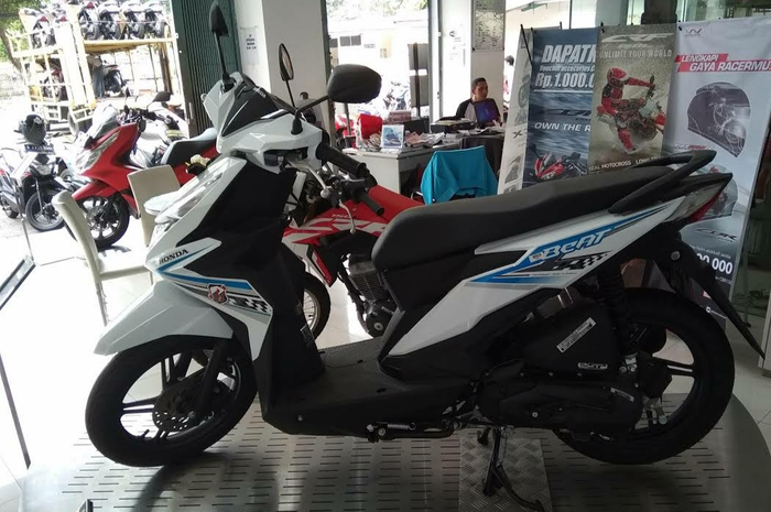 Honda Clara Motor yang berada di Jl. Dewi Sartika No. 297 Jakarta Timur menawarkan pemotongan uang muka untuk semua Honda BeAT, mulai dari BeAT POP hingga BeAT Street.