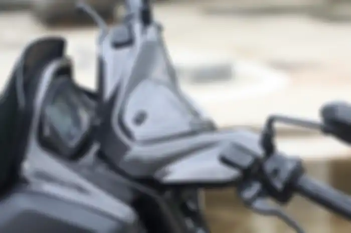 Bagian setang All New Yamaha NMAX 155 yang banyak lekukan juga bisa dilapis
