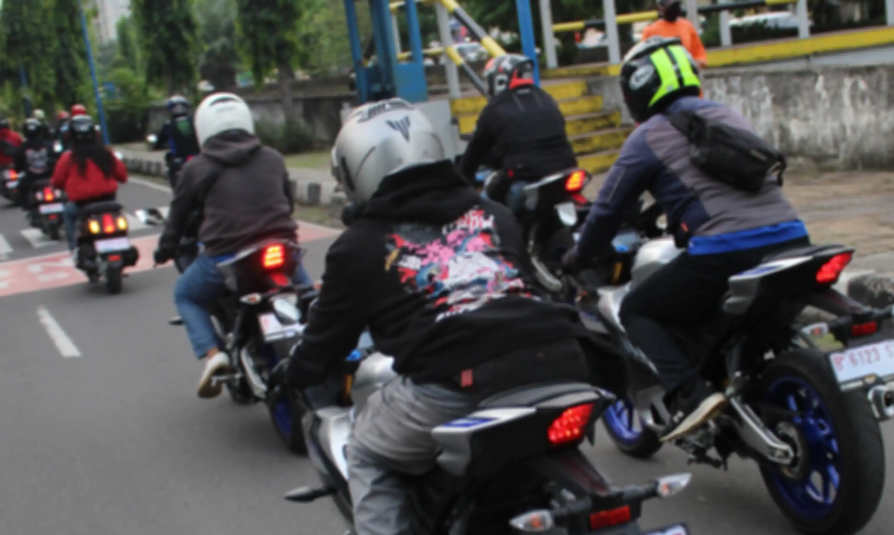YRFI jajal All New R15 Connected