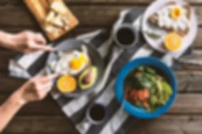 Sarapan jadi rutinitas harian yang harus lo lakukan biar tubuh sehat, namun lo juga harus perhatian 5 kebiasaan sarapan berikut ini.