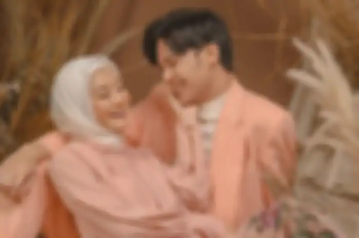 Dinda Hauw dan Rey Mbayang