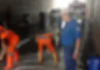Gara-gara Kecap Tumpah, Para Pemotor Berjatuhan di Underpass Senen
