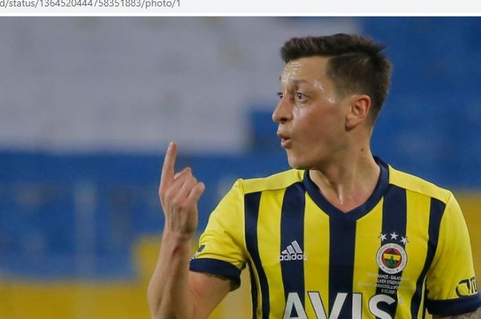 Gelandang Fenerbache, Mesut Oezil.