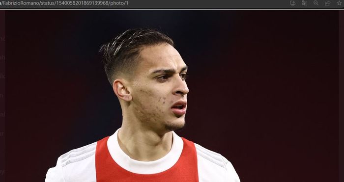 Winger Ajax Amsterdam, Antony, kian dekat bergabung dengan Manchester United.