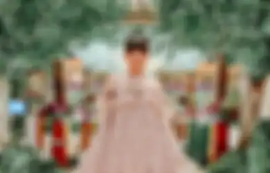 Curi Perhatian, Dress Chika Jessica Saat Jadi MC Pernikahan Ini Anggun Banget!