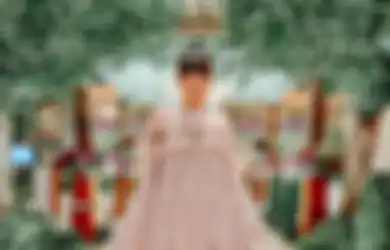 Curi Perhatian, Dress Chika Jessica Saat Jadi MC Pernikahan Ini Anggun Banget!