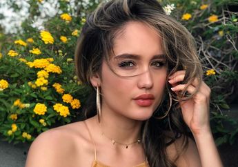 Penampilan Seksi Cinta Laura Banjir Pujian, Model Gaunnya Justru Mengundang Perhatian Netizen!