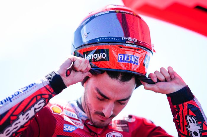 Pembalap Ducati Lenovo, Francesco Bagnaia sebelum balapan pada MotoGP Australia 2022 di Sirkuit Phillip Island, Minggu (16/10/2022)