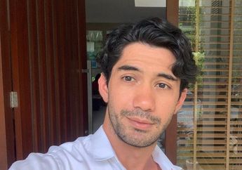 Ditinggal Ayahnya Sejak Umur 6 Bulan Sampai Tak Ingat Wajahnya, Reza Rahardian Rela Jual Karpet Keliling hingga Jadi Guru Les SD Demi Tulang Punggung Keluarga: Gue Gak Tahu Rupanya!