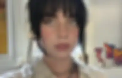 Billie Eilish Masukan Semua Followers ke Fitur Close Friend Bagian dari Marketing Album?