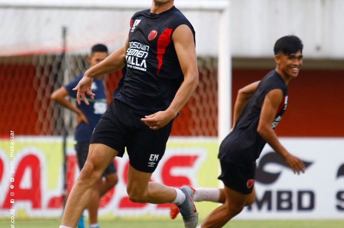 Pemain PSM Makassar, Eero Markkanen dalam sesi latihan jelang menghadapi PSS Sleman pada Jumat (23/8/2019).