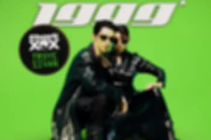 Charli XCX ft. Troye Sivan - 1999