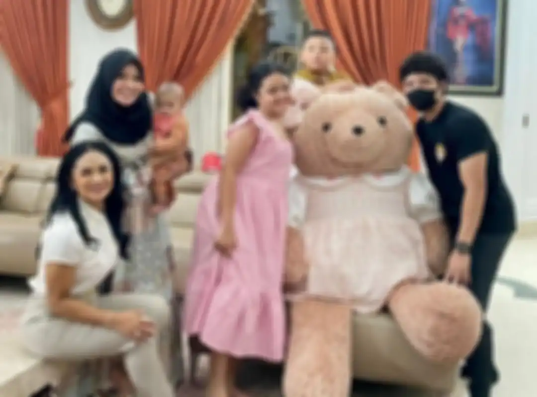 Aurel Hermansyah dan Atta Halilintar ikut rayakan ulang tahun Amora, putri Krisdayanti dan Raul Lemos