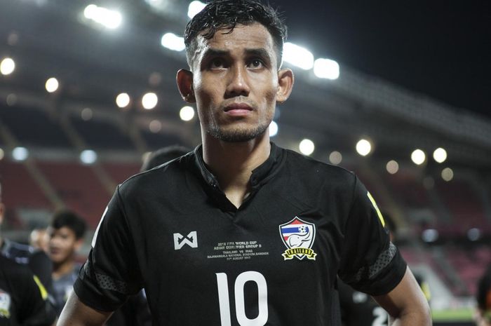 Striker timnas Thailand, Teerasil Dangda