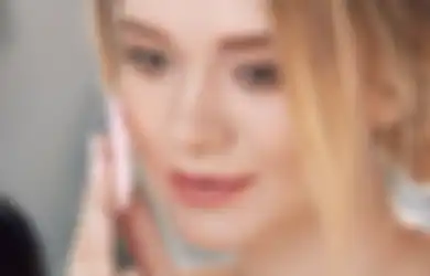 5 Kesalahan Pakai Bedak yang Remaja Sering Lakukan. Enggak Flawless!