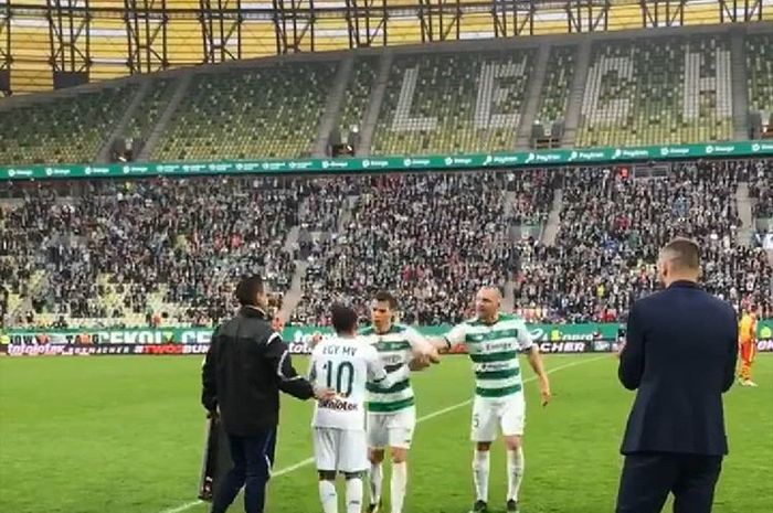 Egy Maulana Vikri saat mengantikan Michal Mak pada menit ke-88 saat Egy Maulana Vikri Catat 1 Peluang, Lechia Gdansk Tutup Musim dengan Kemenangan