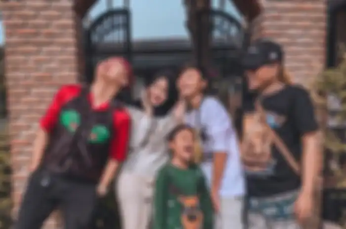 Sule dan keempat anaknya