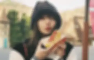Gemas, Lisa Enggak Bisa Menahan Diri Belanja Barang Imut untuk Kucing!