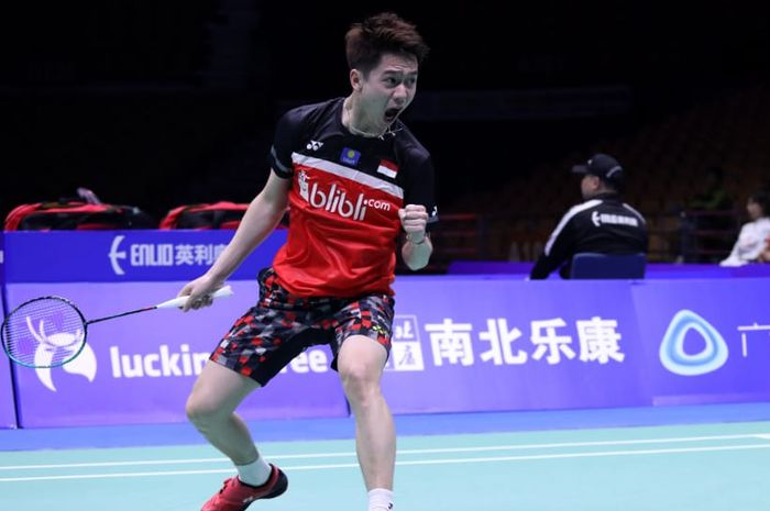 Pemain ganda putra Indonesia, Kevin Sanjaya Sukamuljo, bereaksi setelah memastikan diri ke semifinal Kejuaraan Asia 2019 di Wuhan Sports Center Gymnasium, Jumat (26/4/2019).