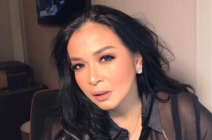 Kali ini giliran selebgram dan artis inisial JJ, yang diduga sebagai Jennifer Jill, ditangkap polisi karena narkoba.