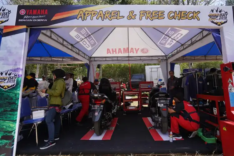 Jadi  Sasaran Peserta Turing MAXI Yamaha Day 2019, Ada apa dengan Booth Servis di Coban Rondo?